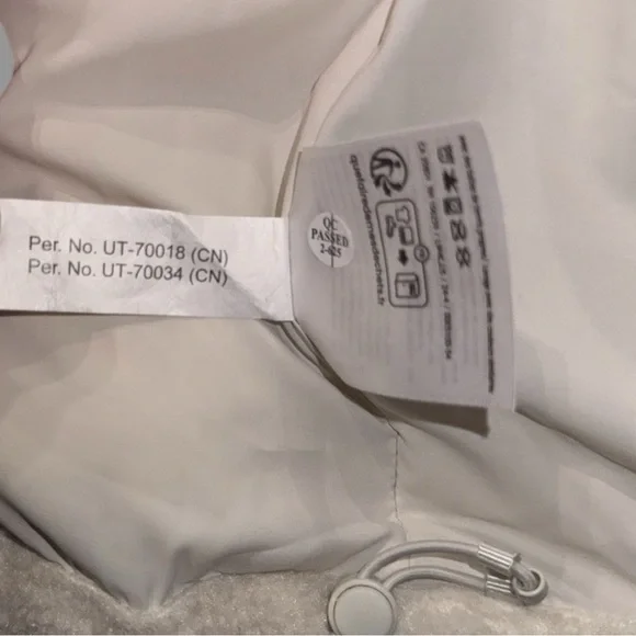 NWOT Lululemon Wunder Puff Cropped Jacket Texture Fleece Goose Down Bone sz 6 - Picture 15 of 16